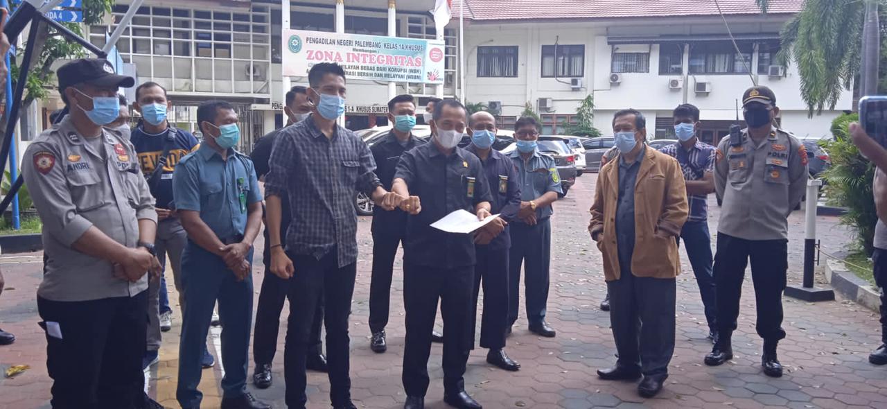 Demo kasus dugaan korupsi masjid sriwijaya jakabaring