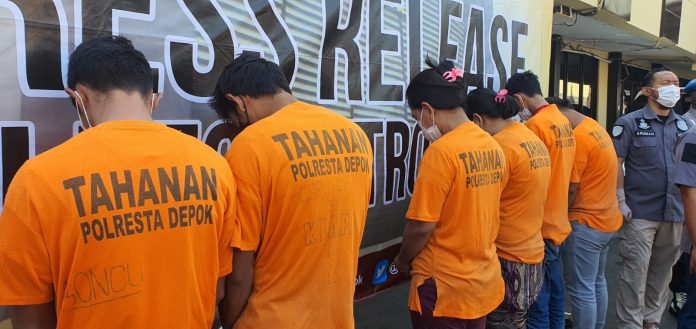 Press Release Komplotan Pembuat Surat Antigrn Palsu Depok