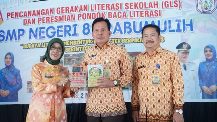 Walikota Prabumulih Menjadi Narasumber Pencanangan Literasi Sekolah SMPN 8