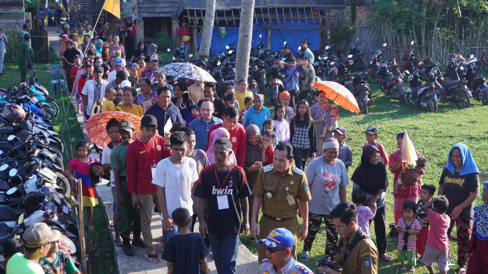 Walikota Prabumulih Ridho Yahya Diarak Warga Desa Sungai Rotan