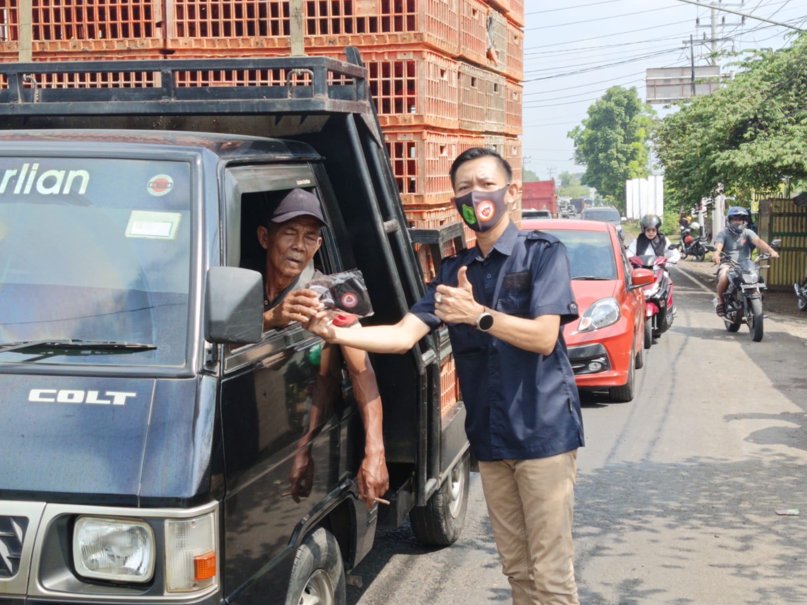 IWO Muba Bagikan 2000 Masker,