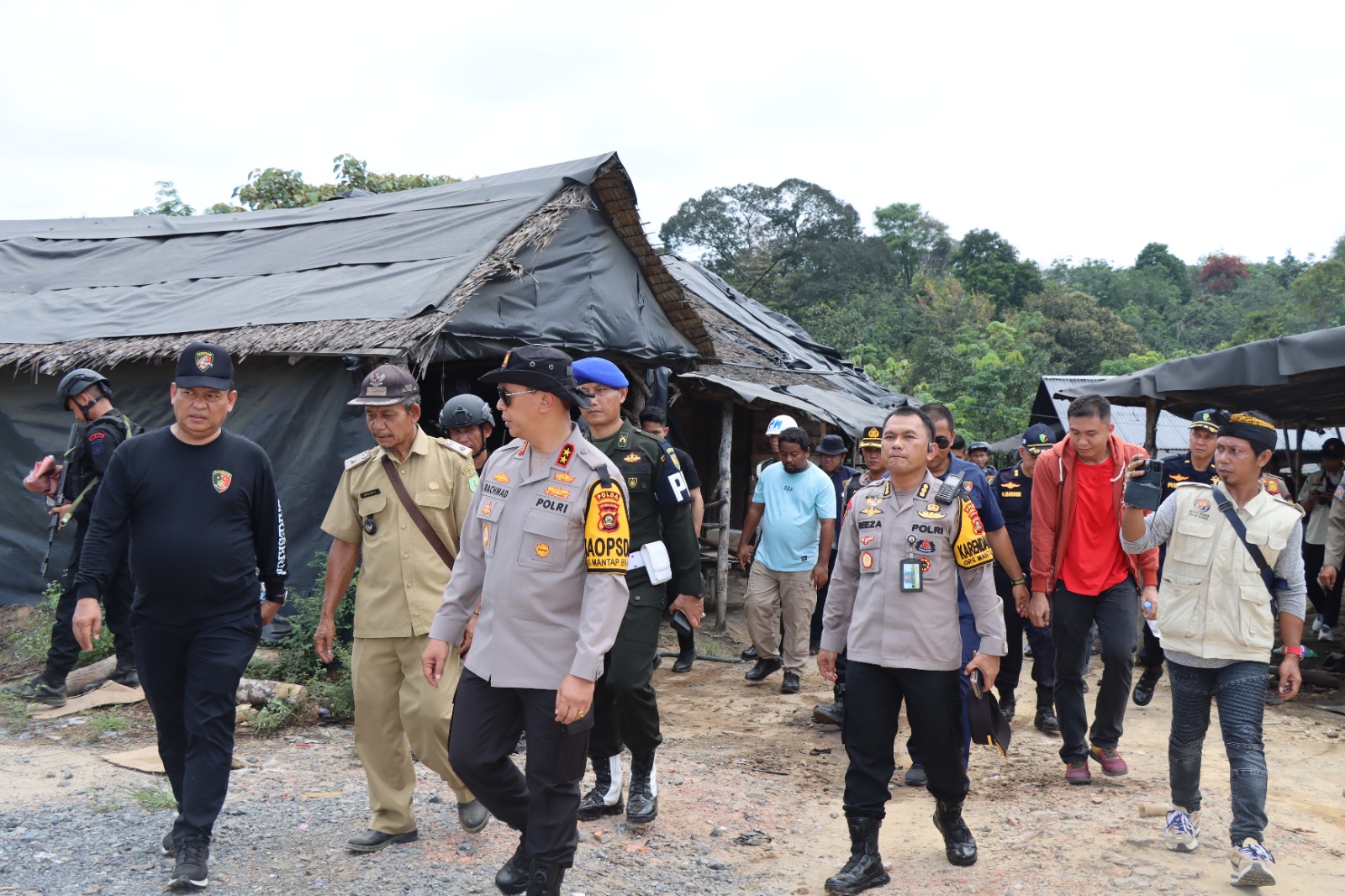 Kapolda Sumsel Tertibkan Illegal Refinery Di Muba