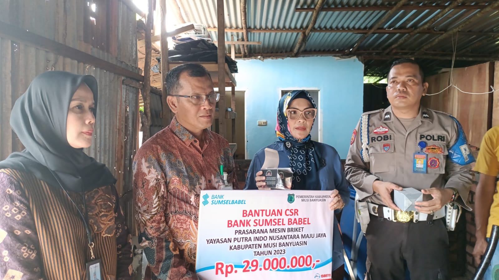 Bank Sumsel Babel Serahkan Bantuan CSR