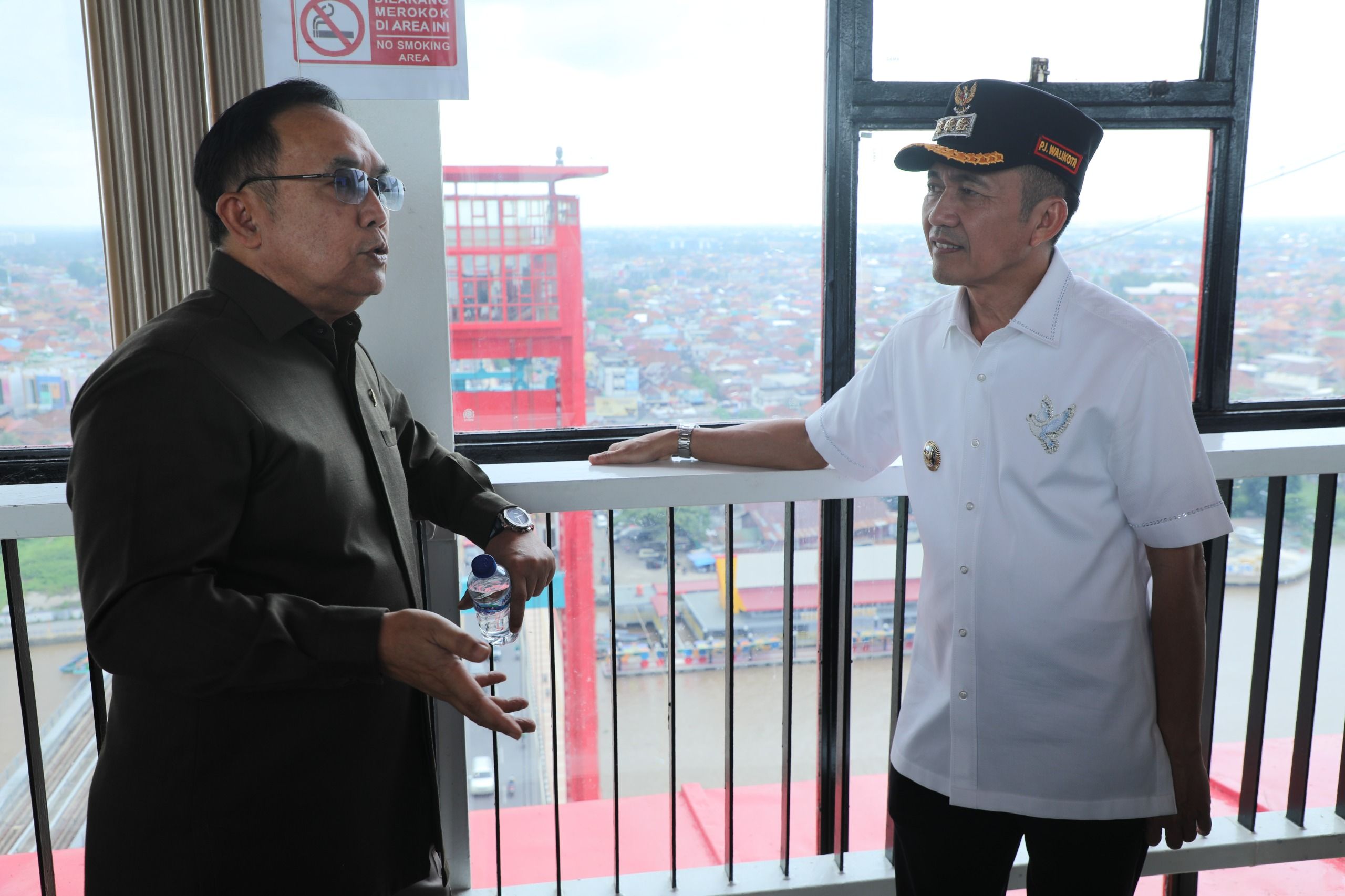 Tower Jembatan Ampera, Destinasi Wisata Baru Kota Palembang Ratu Dewa Dan Eddy Santaa Di Tower Jembatan Ampera
