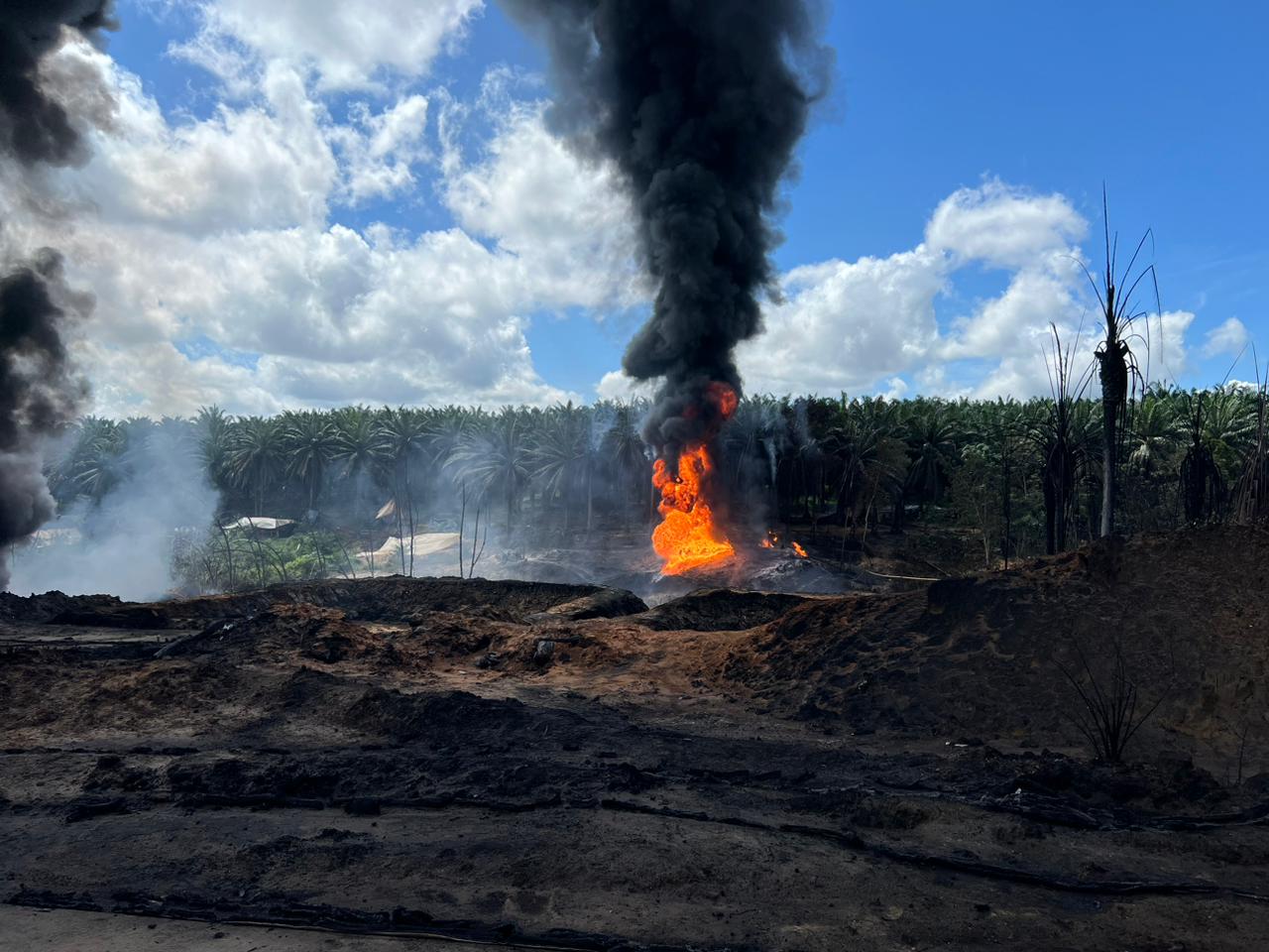 Kebakaran Illegal Drilling Desa Tanjung Dalam