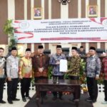 DPRD dan Pj Bupati Banyuasin Tanda Tangani Raperda usul inisiatif DPRD