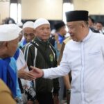 Cik Ujang Sambut Kedatangan jemaah Haji